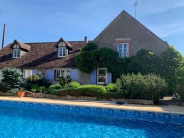 Location de vacances pour 6 personnes, avec piscine ainsi que terrasse et jardin à Saint-Denis-sur-Loire