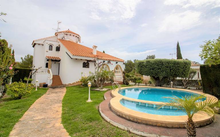 Ferienhaus für 6 Personen, mit Terrasse und Garten in Alcossebre