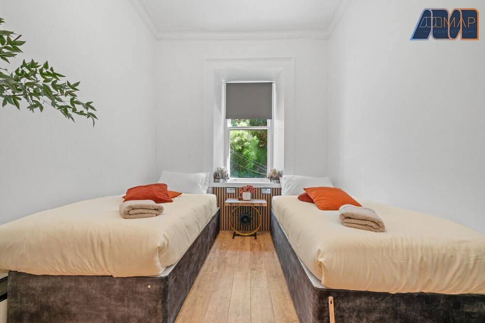Modern 2 Bed Sleep 4 In Gourock in Gourock, Inverclyde