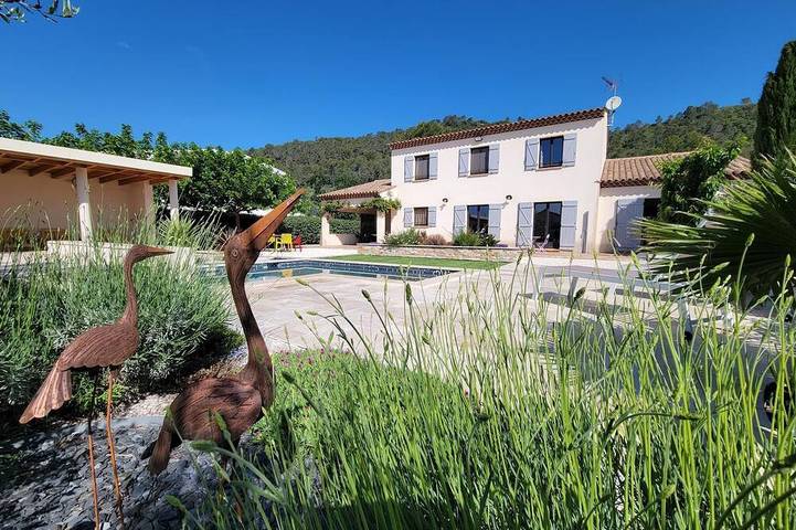 Maison d’hôte pour 4 personnes, avec jacuzzi ainsi que jardin et piscine