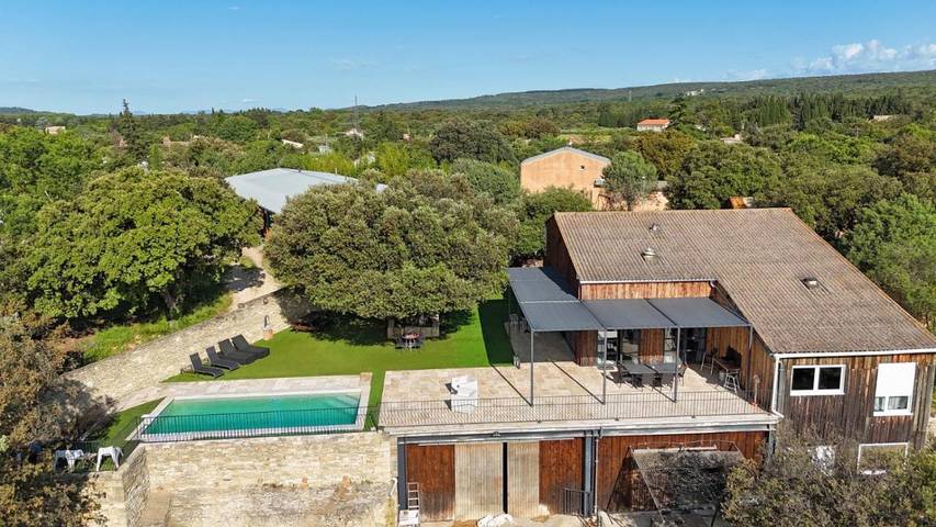 Location de vacances pour 6 personnes, avec piscine ainsi que jardin et jacuzzi à Saint-Quentin-la-Poterie - 2