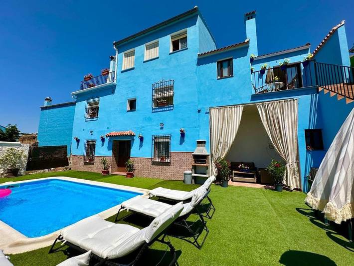 Maison de vacances pour 13 personnes, avec Balcon et Terrasse ainsi que Jardin et Piscine à Júzcar