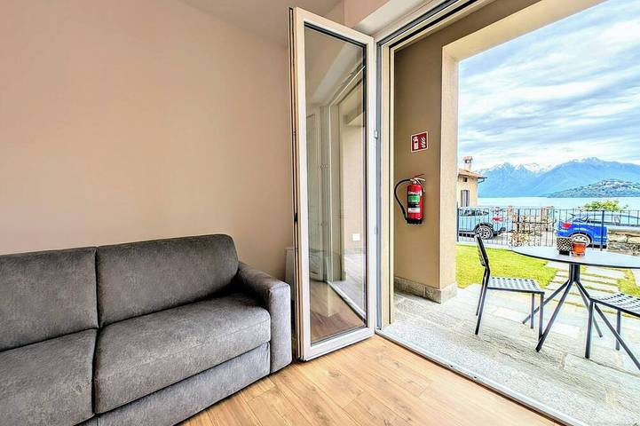 Ferienwohnung für 4 Personen, mit Terrasse und Garten in Pianello del Lario