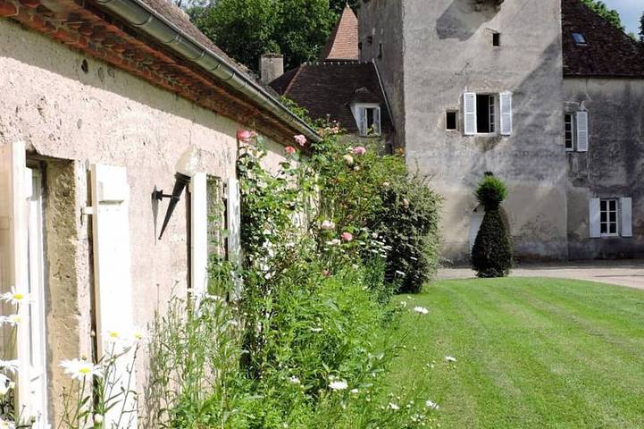 Gîte pour 2 personnes, avec jardin et terrasse à Treteau