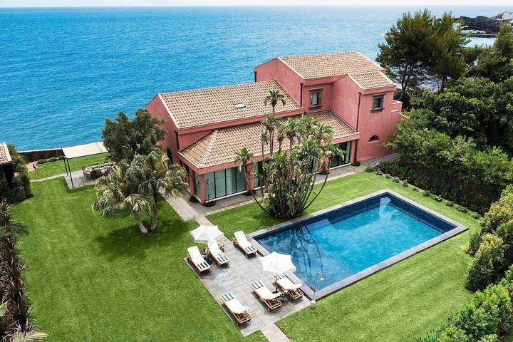 Casa vacanza per 8 persone, con giardino e terrazza a Acireale