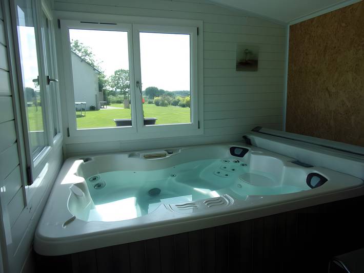 Maison de vacances pour 4 personnes, avec jardin et sauna ainsi que bassin pour enfant et jacuzzi, animaux acceptés