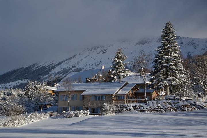 Gîte pour 12 personnes, avec terrasse et jardin - 1
