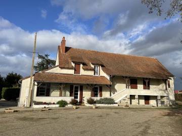 Gîte pour 9 personnes, avec jardin ainsi que sauna et terrasse à Saint-Pourçain-sur-Sioule