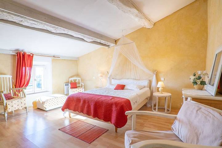 Location de vacances pour 6 personnes, avec jardin à Châteauneuf-Grasse - 2