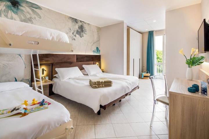 Hôtel pour 4 personnes, avec piscine et jardin, animaux acceptés