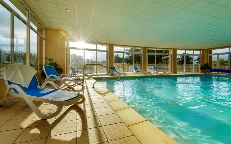 Location de vacances pour 5 personnes, avec sauna ainsi que jardin et piscine dans Golf Club des Sables d'Or - 2
