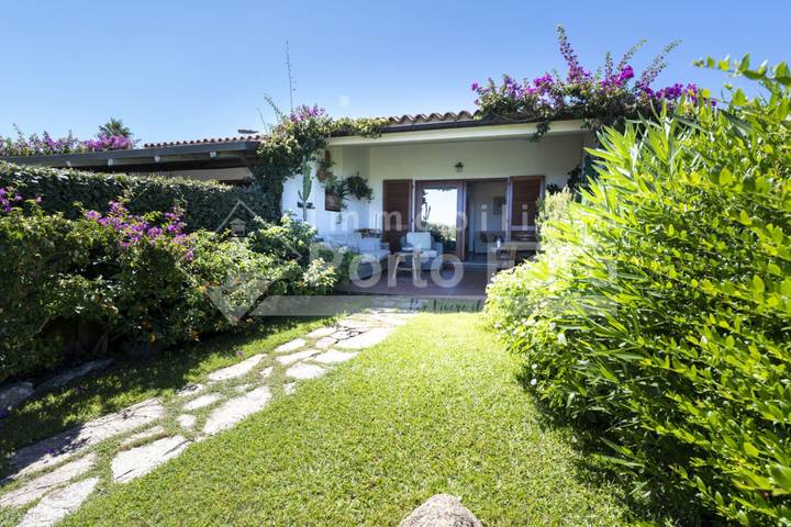 Appartamento intero, Appartamento vacanze per 4 persone con giardino in Palau (villaggio), Palau (Sardegna)
