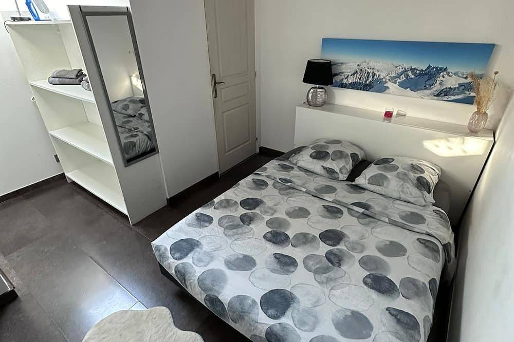 Entire apartment, Cosy, quiet apartment near Lake Geneva in Allinges, Thonon-les-Bains region