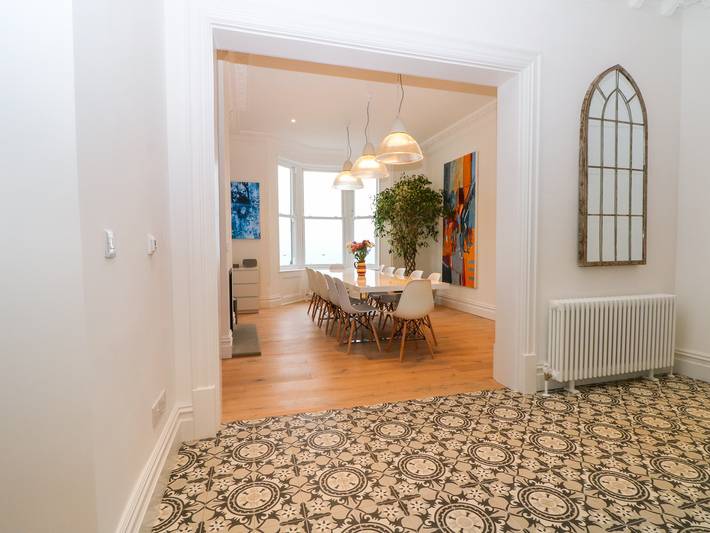 Gîte pour 14 personnes, avec jardin à Hastings - 4