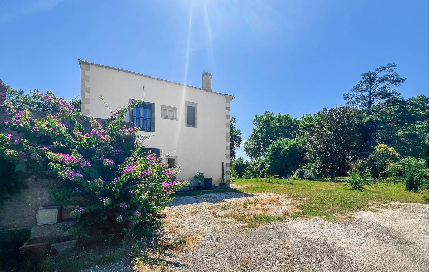 Appartement confortable avec piscine et WiFi, à 2 km de Saint-Paul-les-Fonts in Connaux, Région de Nîmes