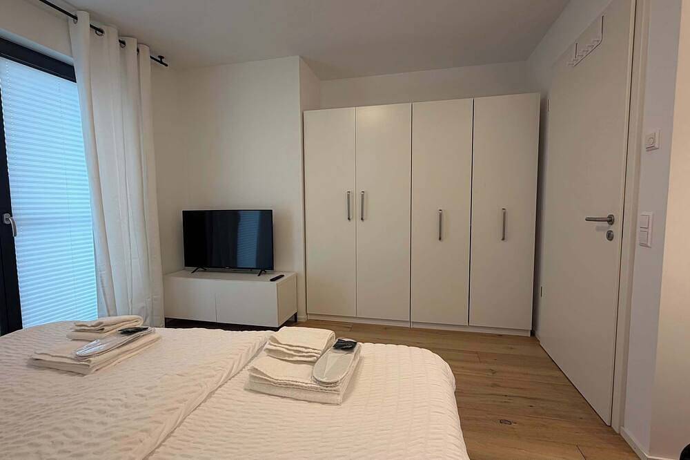 Ganze Wohnung, 6 Beds Modern Penthouse near Basel w/Jacuzzi in Weil am Rhein, Landkreis Lörrach