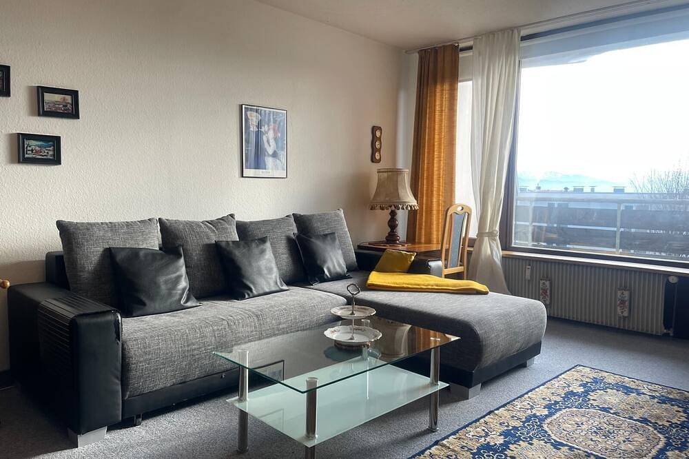 Ganze Wohnung, Ferienappartement/Südbalkon Hallenbad/Sauna - Feinbäckerei im Haus in Scheidegg, Bayerisch Schwaben