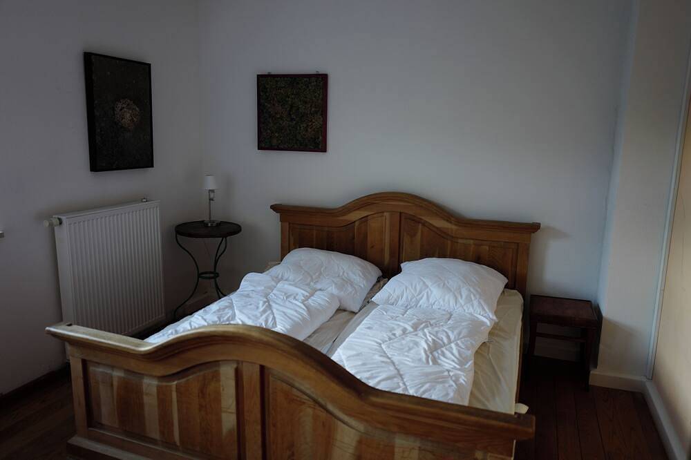 Historische Grundschule, Sauna, Badefass, Billardtisch, Kickertisch, Dart, Kamin in Schuld, Ahrtal