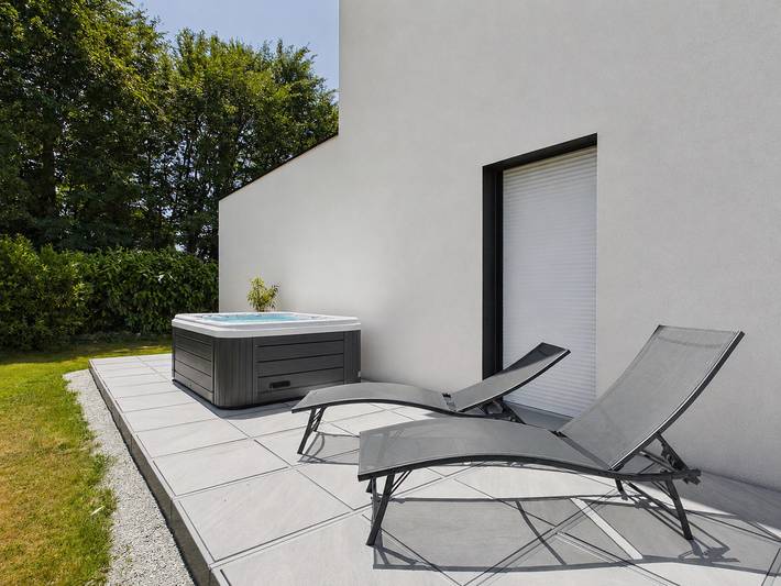 Plage à 500m, jacuzzi, jardin et terrasse in Trévignon, Trégunc