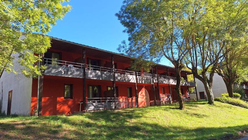 Parc de vacances pour 4 personnes, avec jardin, adapté aux familles dans l' Aveyron - 3