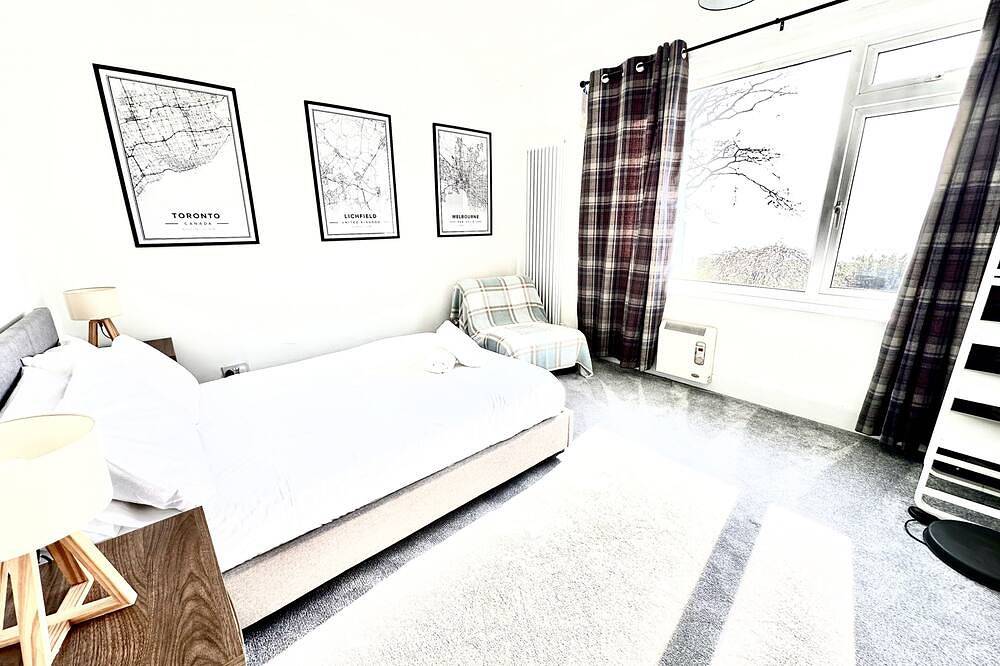 Spacious Sleeps 10 4 Bedroom Cottage in Inveraray, Fantastic Loch Views and Big Garden in Argyll & Bute
