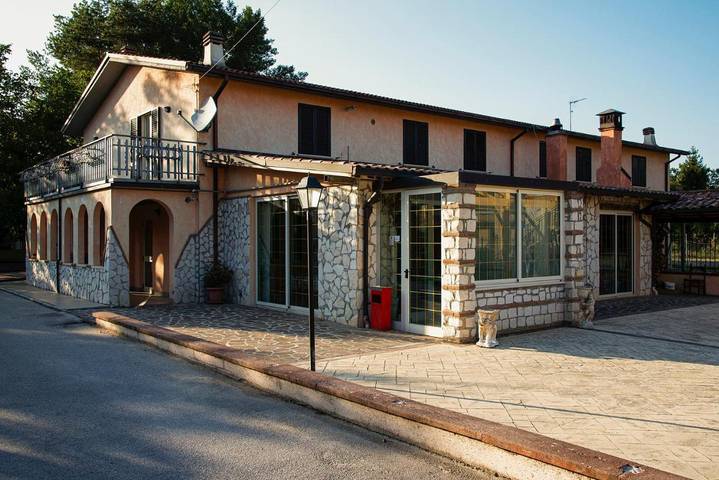 Agriturismo per 2 persone, con giardino in Gran Sasso