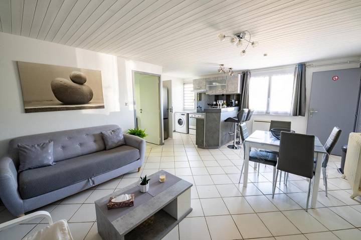 Gîte pour 4 personnes, avec terrasse, animaux acceptés à Châtillon-sur-Chalaronne