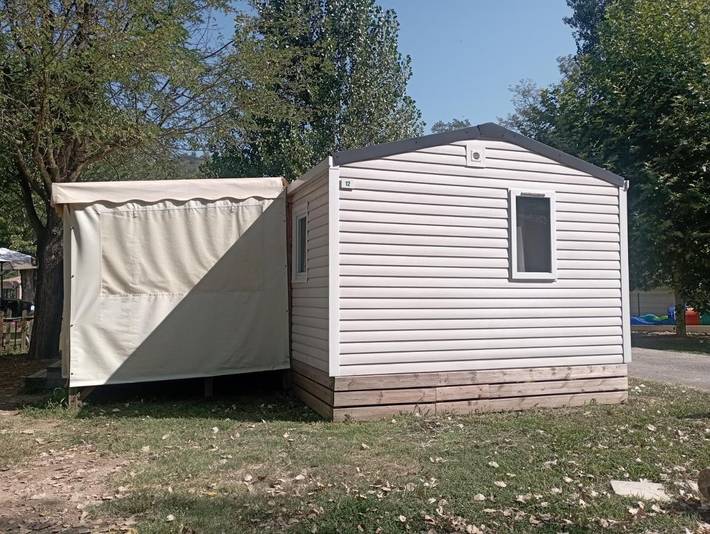Camping pour 6 personnes, avec Terrasse et Piscine