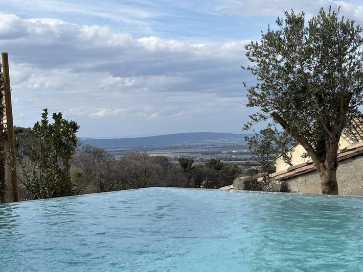 Chambre d’hôte pour 2 personnes, avec Jacuzzi ainsi que Jardin et Piscine