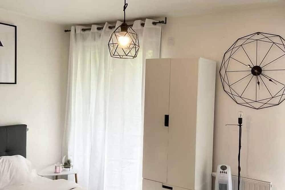 Studio Moderne à 10min de Paris &Jardin Privatif in Romainville, Sena-Saint Denis
