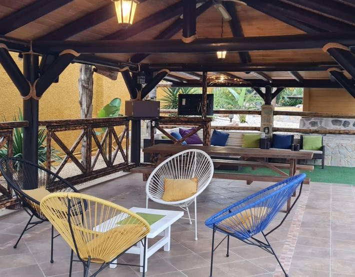 Studio 'Altea' with Shared Pool, Wi-Fi and Air Conditioning in Busot, Costa Blanca