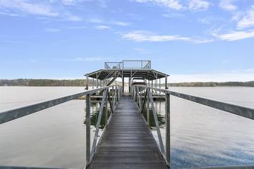 Vacation House for 10 Guests in Lake Lanier, Georgia, Picture 3