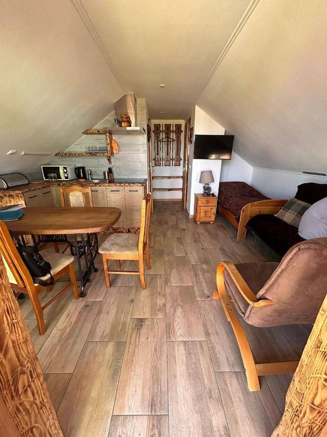 Apartament wakacyjny dla 5 osób, z ogród i jacuzzi oraz sauna w Bobolin