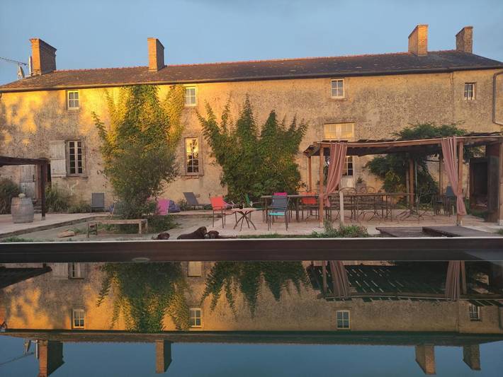 Chambre d’hôte pour 3 personnes, avec Terrasse ainsi que Jardin et Piscine à Saint-Maurice-la-Fougereuse