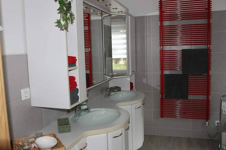 Renoviertes, gemütliches Ferienhaus mit viel Komfort, Haustier willkommen. in Niederwiesa, Chemnitz und Umgebung