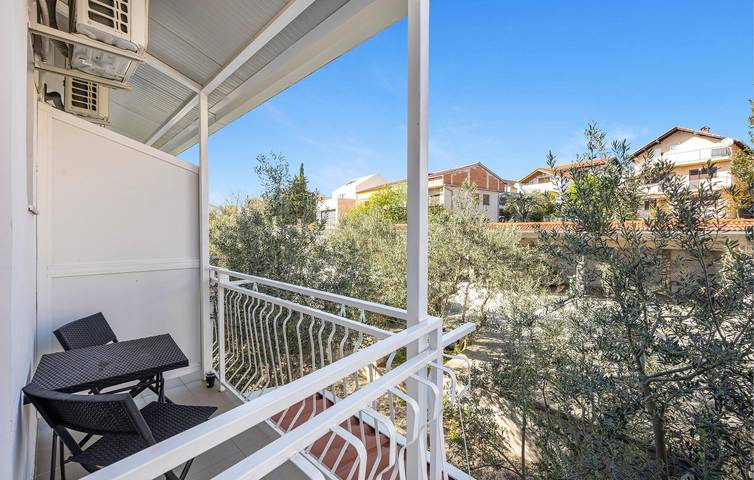 Gîte pour 2 personnes, avec terrasse à Pirovac - 3