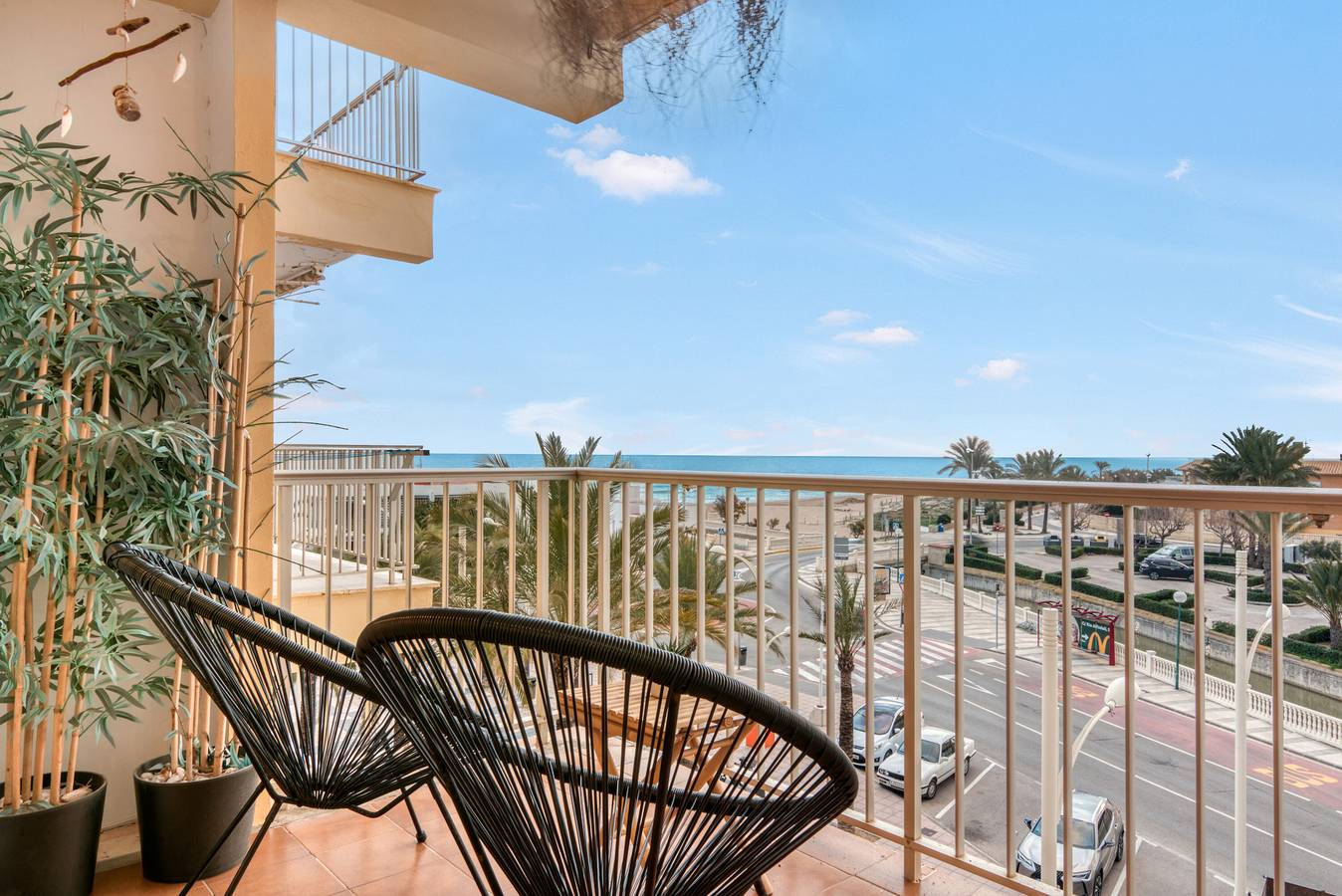Apartamento entero, Apartamento 'Ximoapartments' con balcón, Wi-Fi y aire acondicionado in Oliva, Costa de Valencia