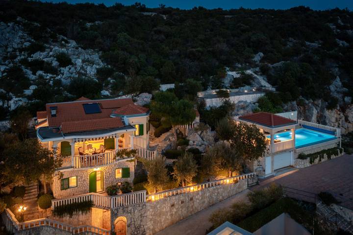 Villa pour 6 personnes, avec piscine ainsi que terrasse et vue sur l’océan, animaux acceptés à Marina