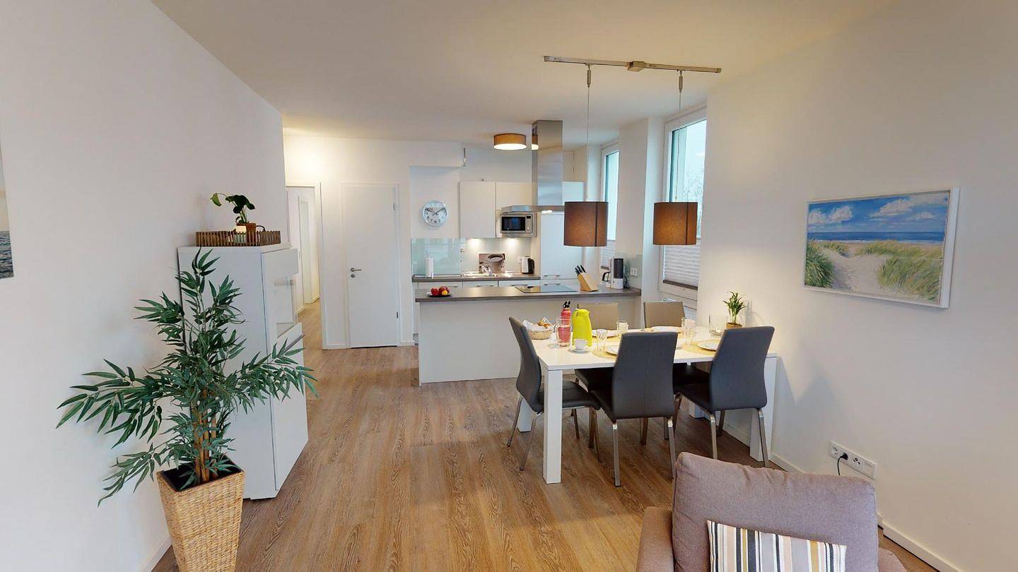 Ganze Wohnung, Modernes Ferienapartment mit Balkon & Meerblick in Pelzerhaken in Südstrand Pelzerhaken, Ostholstein
