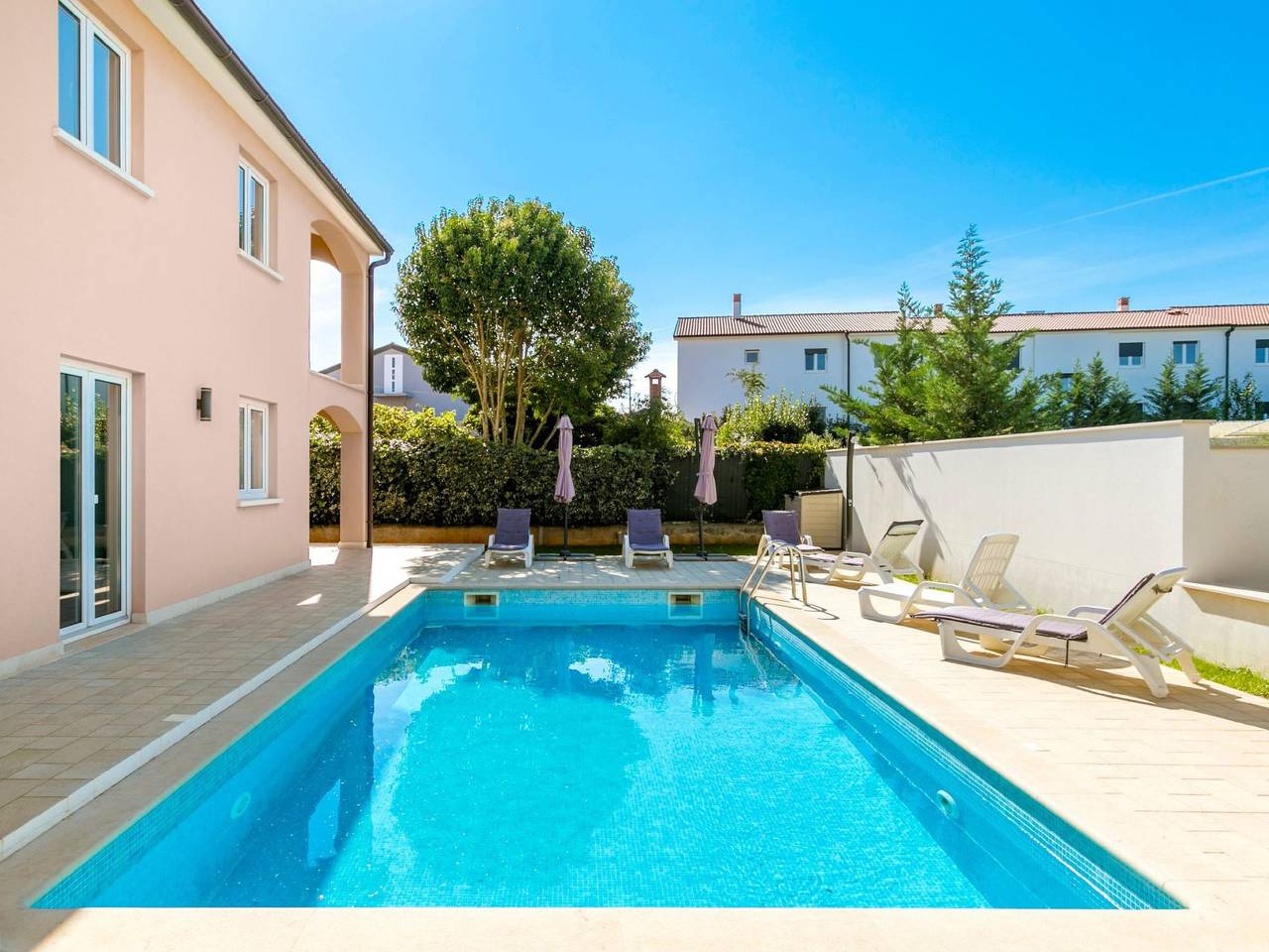 "Suzy" mit privatem Pool in Medulin Stadt, Medulin