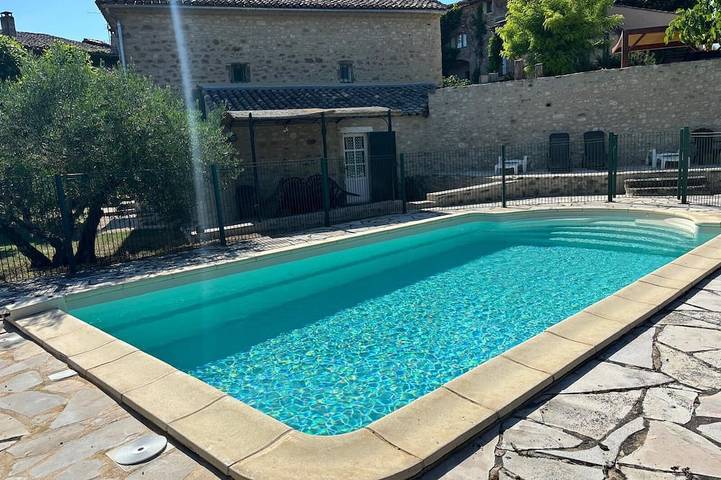 Maison de campagne pour 6 personnes, avec jardin à Saint-André-de-Roquepertuis
