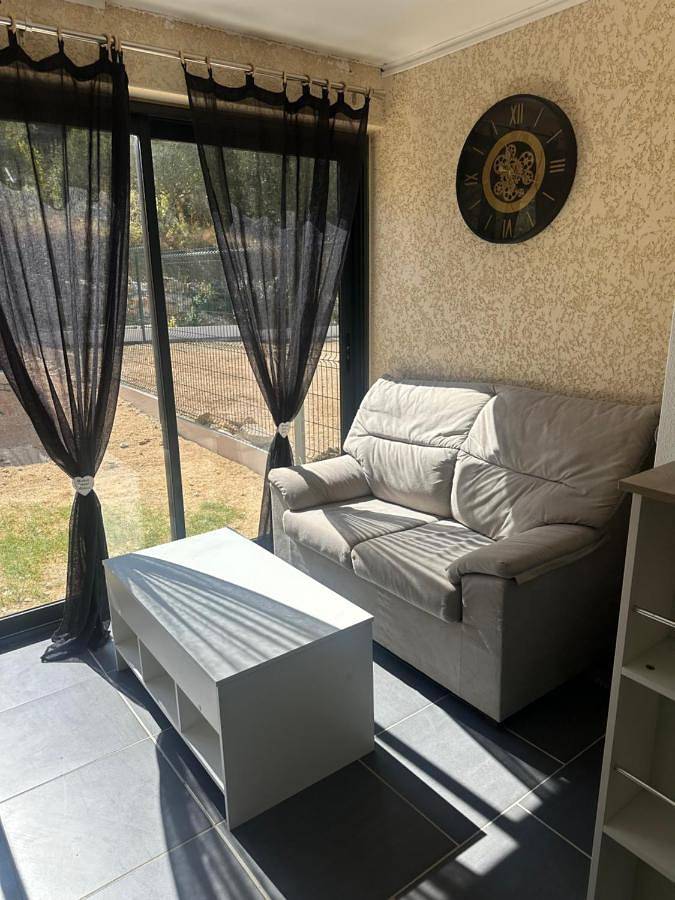 Appartement de vacances pour 2 personnes, avec Terrasse ainsi que Jardin et Piscine à Allègre-les-Fumades