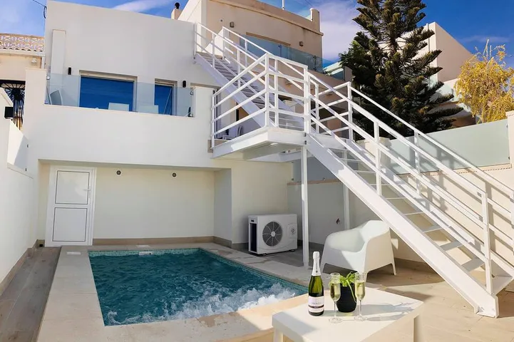 Holiday home for 4 people, with garden and hot tub - 1