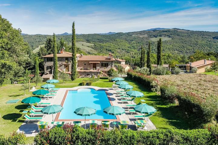Casa vacanza per 21 persone, con Giardino e Piscina a Caprese Michelangelo