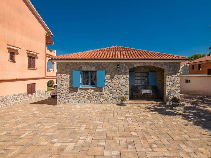 Bungalow für 4 Personen, mit Terrasse auf Krk - 2