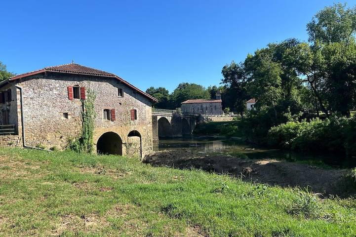 Gîte pour 6 personnes dans Bergouey-Viellenave