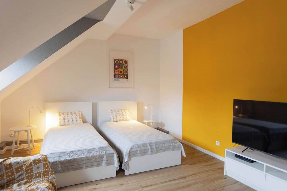 Apartamento entero, Big flat with fresh renovation,free parking,Sonyps in Meiderich/Beeck, Duisburgo