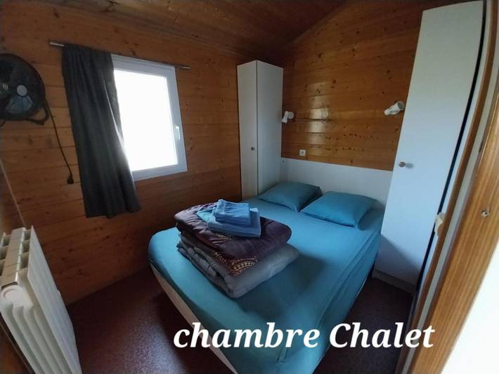 Location de vacances pour 32 personnes, avec vue ainsi que piscine et terrasse à Rogue - 4