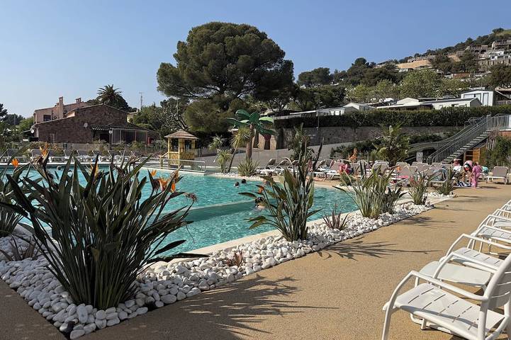Location de vacances pour 6 personnes dans Plage D Aigue Bonne