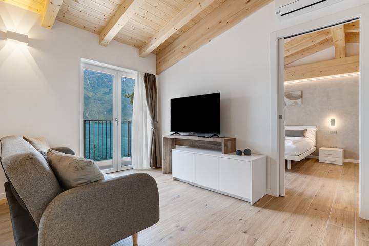 Ferienwohnung für 4 Personen, mit Balkon und Seeblick